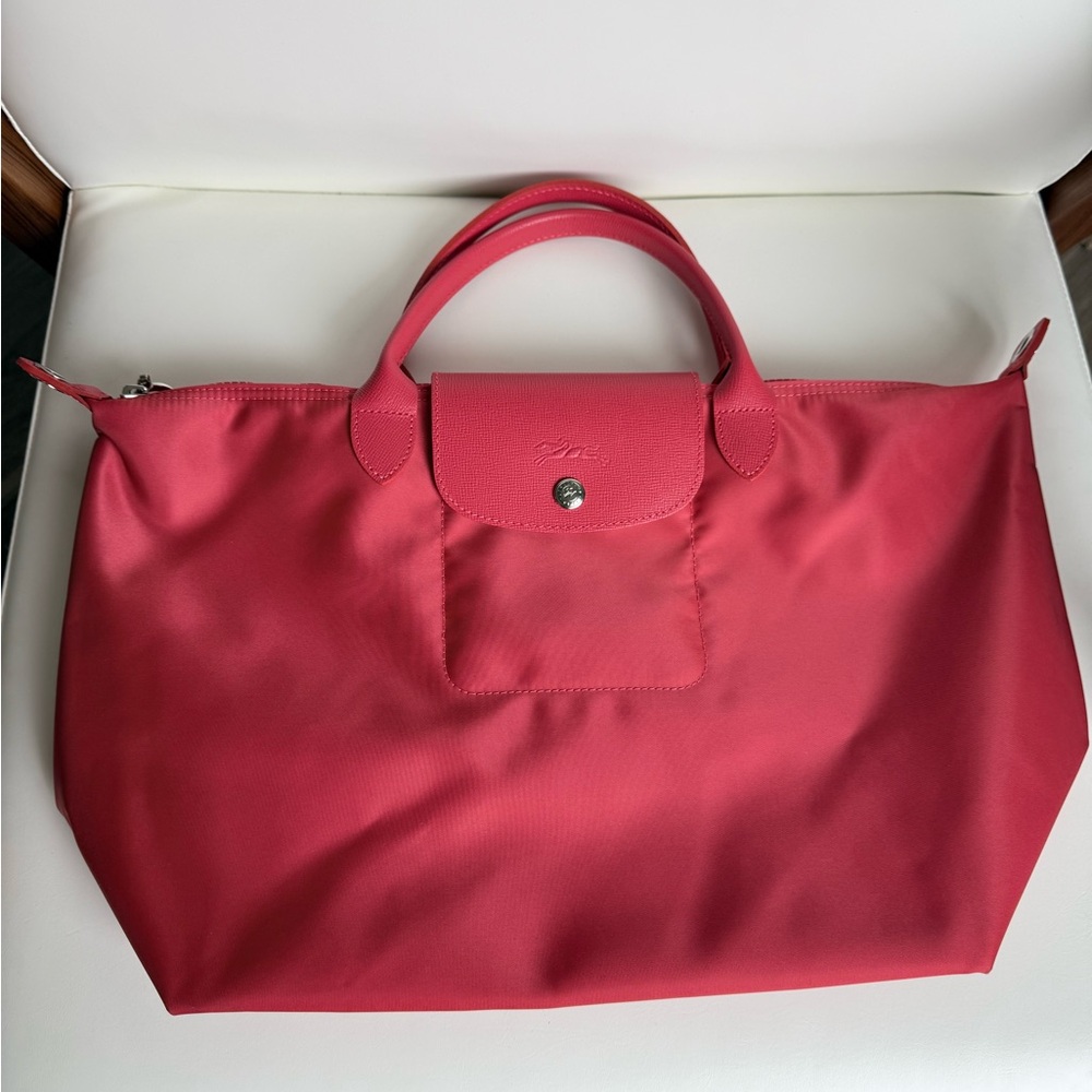Longchamp Le Pliage Neo Medium Nylon in Raspberry Pink 🩷